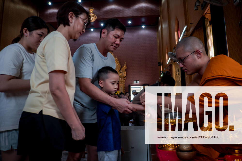 Vesak Day celebration in Malaysia SELANGOR, MALAYSIA - MAY 31: Buddhist devotees gathered at Wat Chetawan to perform a religious ceremony in conjunction with the Vesak Day Celebration in Selangor, Malaysia on May 31, 2026. Syaiful Redzuan Anadolu Selangor Malaysia. Editorial use only. Please get in touch for any other usage.