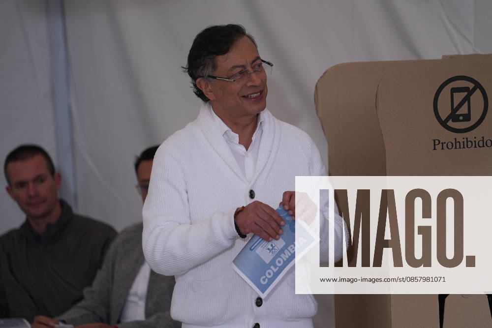 Colombian presidential elections BOGOTA, COLOMBIA - MAY 31: Colombian President Gustavo Petro casts his vote at Polling Station No. 1, marking the start of the presidential election day, where voters head to the polls to elect the country s next president in Bogota, Colombia on May 31, 2026. Juancho Torres Anadolu Bogota Colombia. Editorial use only. Please get in touch for any other usage.