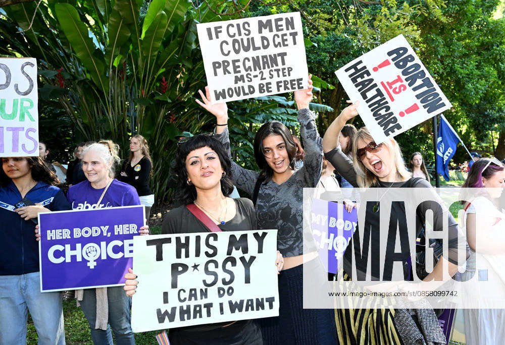 QLD NURSES RALLY, Nurses, midwives and pro-choice supporters are seen during a protest against the Katter Australian Party action to block expanded access to early pregnancy medical termination at the City Botanic Gardens in Brisbane, Tuesday, June 2, 2026. ( NO ARCHIVING Brisbane Queensland Australia