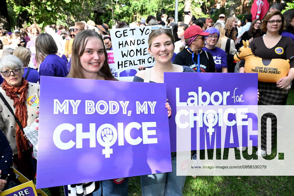 QLD NURSES RALLY, Nurses, midwives and pro-choice supporters are seen during a protest against the Katter Australian Party action to block expanded access to early pregnancy medical termination at the City Botanic Gardens in Brisbane, Tuesday, June 2, 2026. ( NO ARCHIVING Brisbane Queensland Australia