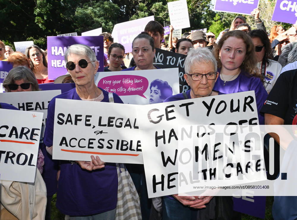 QLD NURSES RALLY, Nurses, midwives and pro-choice supporters are seen during a protest against the Katter Australian Party action to block expanded access to early pregnancy medical termination at the City Botanic Gardens in Brisbane, Tuesday, June 2, 2026. ( NO ARCHIVING Brisbane Queensland Australia