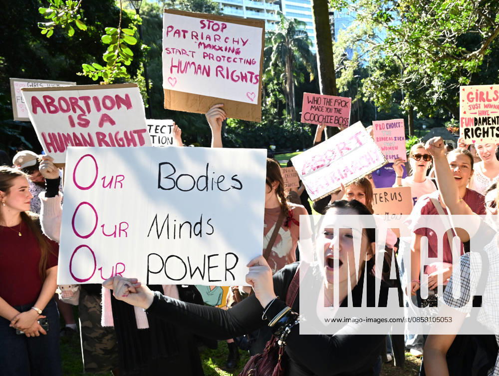 QLD NURSES RALLY, Nurses, midwives and pro-choice supporters are seen during a protest against the Katter Australian Party action to block expanded access to early pregnancy medical termination at the City Botanic Gardens in Brisbane, Tuesday, June 2, 2026. ( NO ARCHIVING Brisbane Queensland Australia