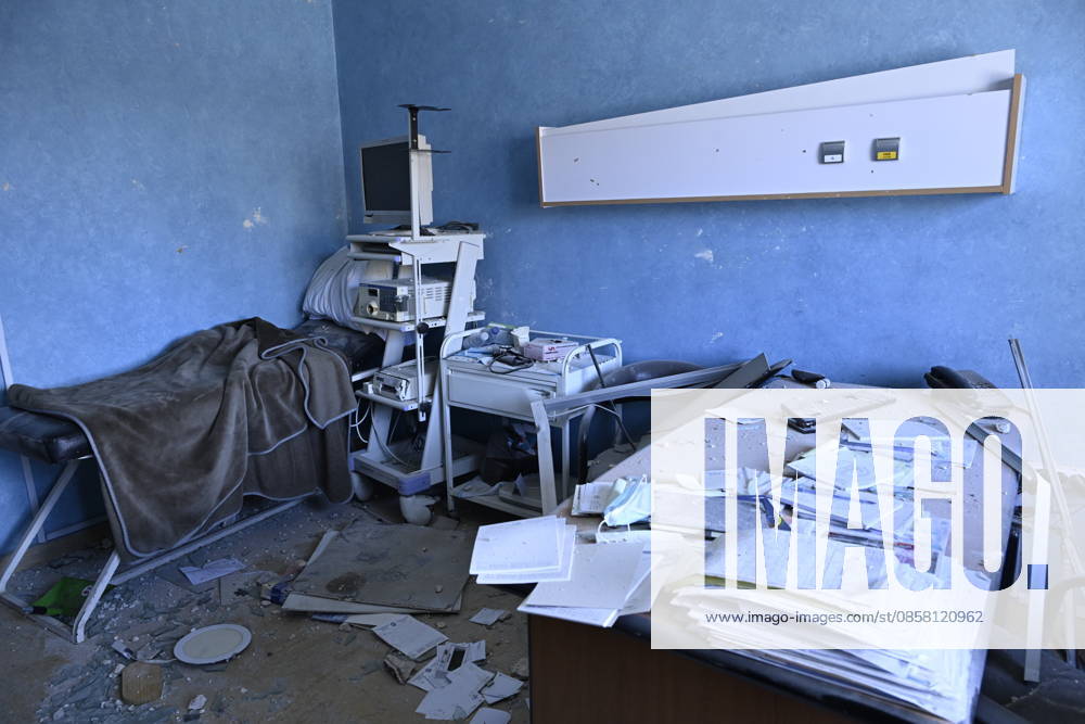 Damage reported near hospital following strike in southern Lebanon TYRE, LEBANON - JUNE 02: Buildings and a parking area opposite Jabal Amel Hospital, the largest hospital in the city of Tyre, sustain heavy damage following a strike in the Maarakah area of southern Lebanon, on June 02, 2026. The hospital building, nearby structures, and vehicles are also damaged. Houssam Shbaro Anadolu Tyre Lebanon. Editorial use only. Please get in touch for any other usage.