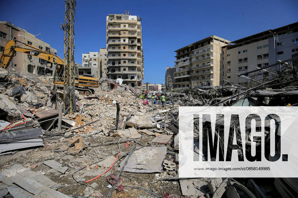 Members of Islamic Association inspect demolished buildings that were targeted by Israeli air strikes in the vicinity of Jabal Amel Hospital in the southern Lebanese port city of Tyre. Clashes have continued in southern Lebanon despite Israel and Hezbollah accepting a US plan for a partial ceasefire. President Donald Trump said he had spoken to both sides and they agreed that all shooting will stop , after Iran warned Israeli military actions in Lebanon were a threat to the US-Iran ceasefire. Photo: dpa Beirut Lebanon - ZUMAn313 20260602_zip_n313_010