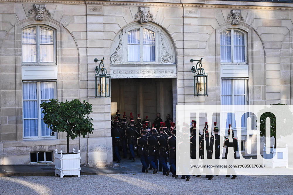 Invited guests arrive for a state dinner at the Elysee FA Members of French Republican Guard take positions for a state dinner as part of Rwanda s President s visit at The Elysee Presidential Palace in Paris on June 2, 2026. Photo by Firas Abdullah ABACAPRESS.COM Paris Ile-de-France France