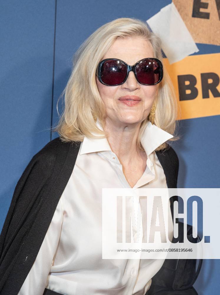 Diane Sawyer attends opening night for Every Brilliant Thing with Mariska Hargitay making her Broadway debut at The Hudson Theatre in New York, NY on June 2, 2026. New York USA - ZUMAr339 20260602_znp_r339_019