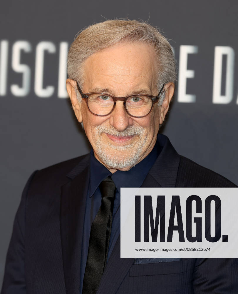 Disclosure Day - Paris Premiere Steven Spielberg attends the Disclosure Day Paris Premiere at Le Grand Rex on June 02, 2026 in Paris, France.