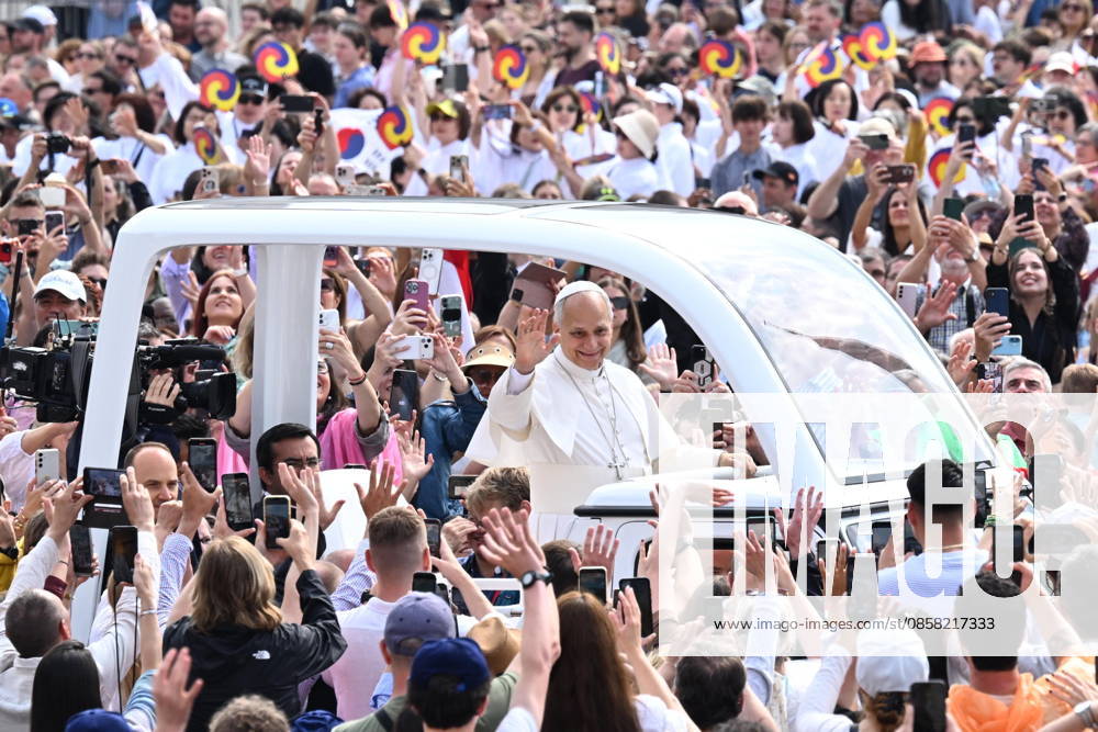 Pope Leo XIV holds his weekly general audience in St. Peter Square, Vatican City, 3 June 2026..ANSA MAURIZIO BRAMBATTI Vatican City VATICAN CITY - ZUMAa110 20260603_zaf_a110_001