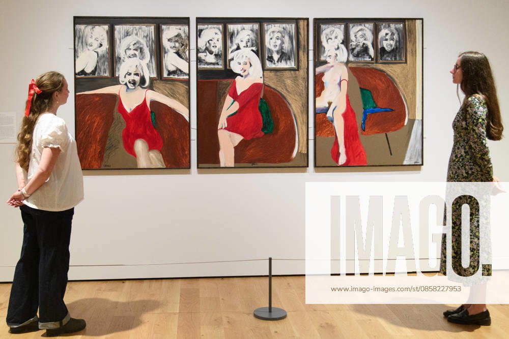 Marilyn Monroe: A Portrait Photo Call at National Portrait Gallery, London, UK - 3 June 2026 A staff member views Marilyn By James Francis Gill as part of The National Portrait Gallery s Marilyn Monroe: A Portrait Exhibition which runs from 4th June 2026 - 6th September 2026 at National Portrait Gallery in London, England, UK on Wednesday 3 June, 2026., Credit:Justin Ng Avalon UK, England, London, National Portrait Gallery