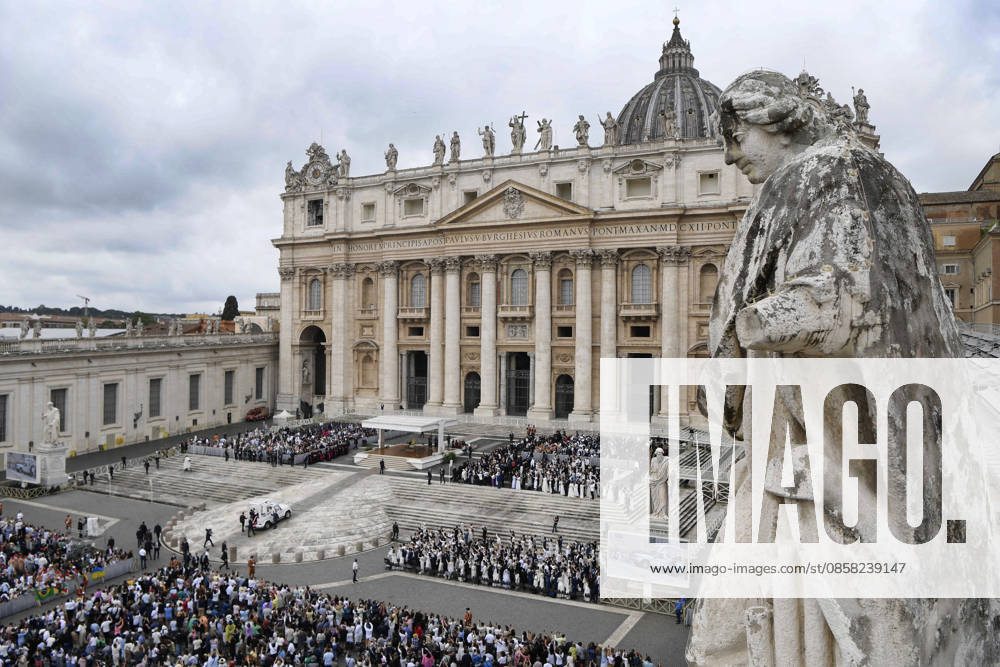 Pope Leo XIV Leads The General Audience - Vatican Pope Leo XIV attends the weekly general audience in Saint Peter’s square, Vatican on June 3, 2026. Photo by (EV) Matteo Pernaselci Vatican Media ABACAPRESS.COM Vatican Vatican (or Holy See)