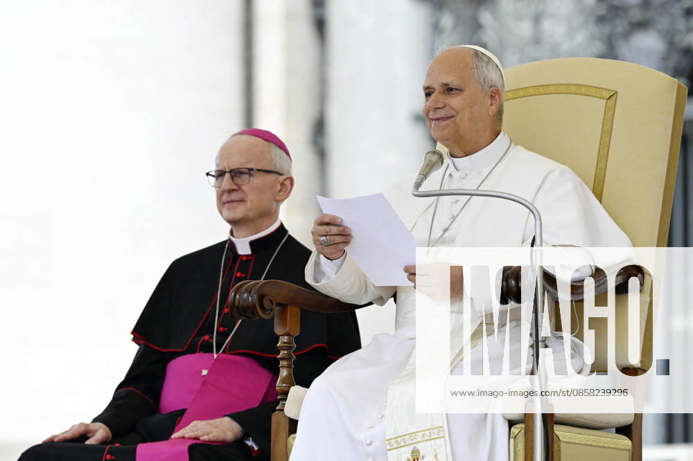 Pope Leo XIV Leads The General Audience - Vatican Pope Leo XIV attends the weekly general audience in Saint Peter’s square, Vatican on June 3, 2026. Photo by (EV) Simone Risoluti Vatican Media ABACAPRESS.COM Vatican Vatican (or Holy See)