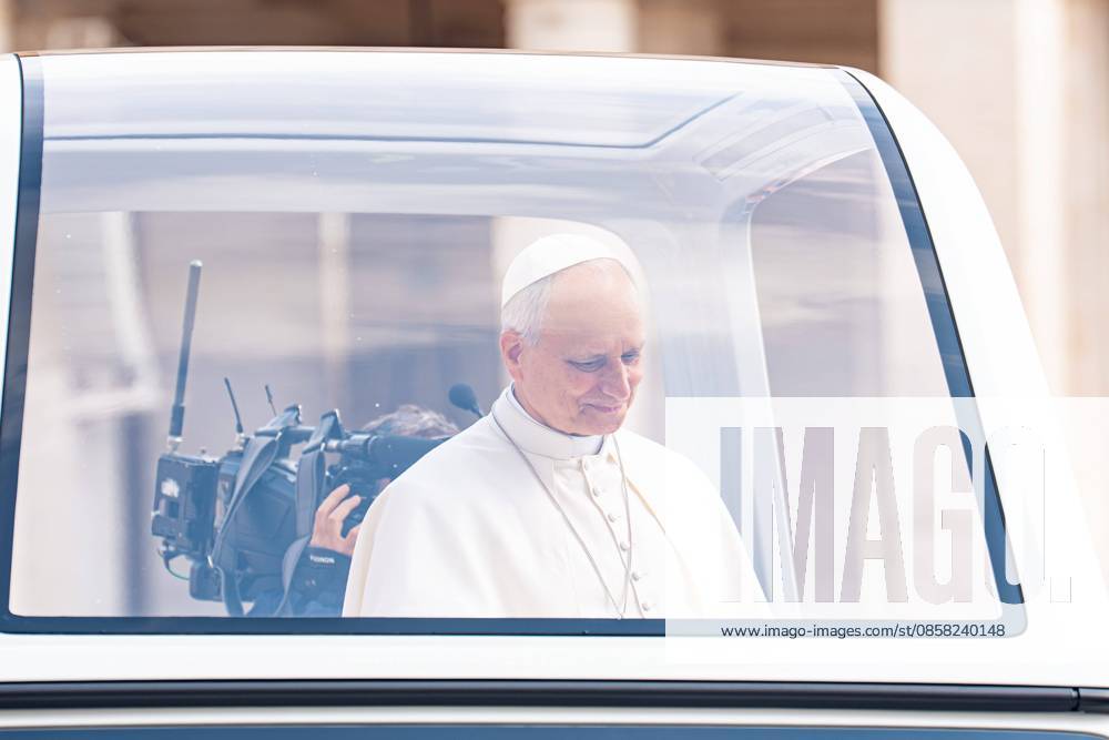 Citta Del Vaticano: An handout image provided by Vatican Media shows Pope Leo XIV during his weekly General Audience in Vatican City, 3 June 2026 Cordon Press