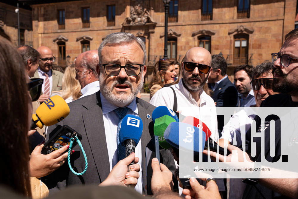 Celebration of the World Cider Day in Oviedo The Councillor for Tourism of Oviedo, Alfredo Garcia, attends the media during the celebration of World Cider Day, June 3, 2026, in Oviedo, Asturias, Spain This festive event, developed in the Plaza de la Catedral de Oviedo, brings together harvesters, cider makers and citizens in a day of exaltation of Asturian cider culture, declared Intangible Cultural Heritage of Humanity, which includes demonstrations of cider pouring, brings together harvesters, cider makers and citizens in a day of exaltation of Asturian cider culture, declared Intangible Cultural Heritage of Humanity, which includes demonstrations of pouring and traditional tastings 03 JUNE 2026 Oviedo Asturias Oviedo Asturias Espana