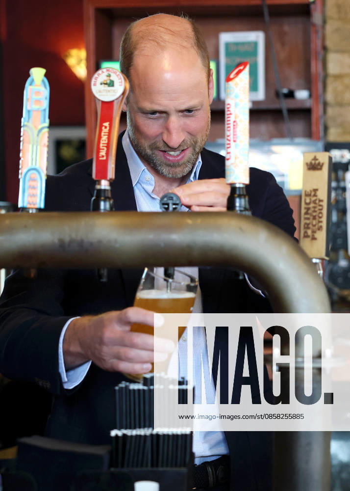 The Prince Of Wales Visits East London LONDON, ENGLAND - JUNE 03: Prince William, Prince of Wales pours a pint during his visit to The Prince of Peckham pub in Peckham on June 03, 2026 in London, England. The Prince of Wales visited grassroots initiatives encouraging positive social change., Credit:Chris Jackson PA ROTA - B68 Avalon United Kingdom, England, London