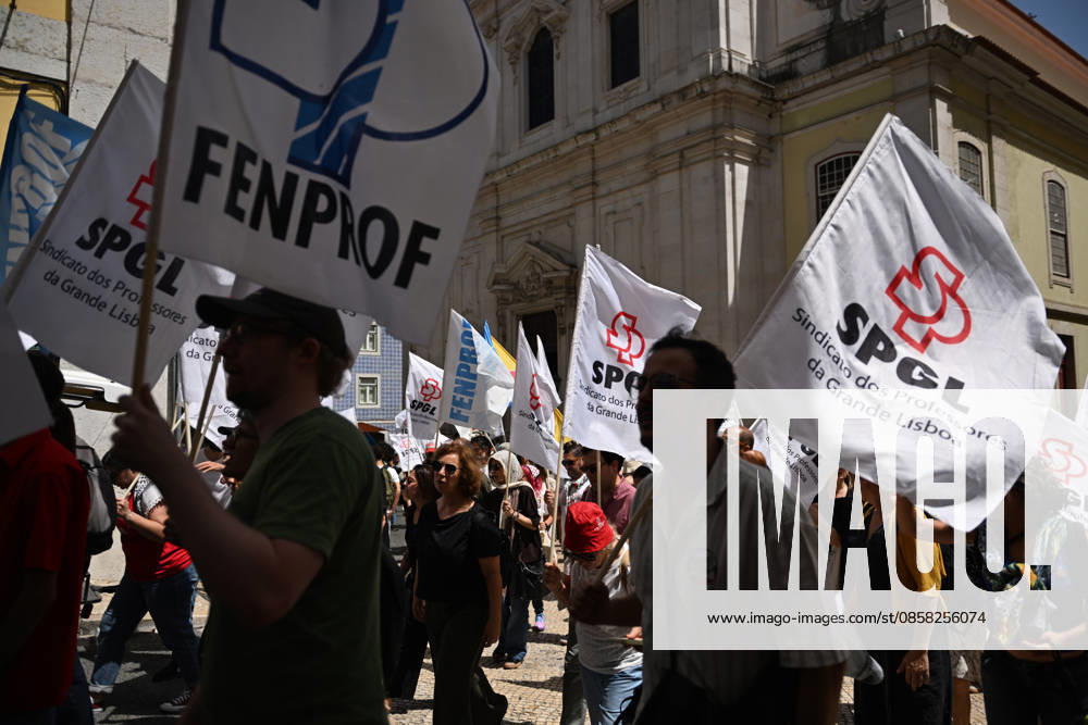 Nationwide Strike For Workers Lisbon LISBON, PORTUGAL - JUNE 03: Protesters hold a banner and wave red trade union flags as they line the streets during a national mobilization in Lisbon, Portugal on June 03, 2026. The demonstration, organized under the National Fight Day motto, demands increased wages, guaranteed labor rights, and measures against the rising cost of living, while advocating for the right to health and housing. Zed Jameson Anadolu Lisbon Portugal. Editorial use only. Please get in touch for any other usage.