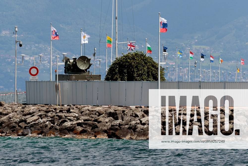PREPARATIVES G7 PHOTOPQR LE DAUPHINE Grégory YETCHMENIZA Évian les Bains 03 06 2026 Evian les Bains Haute Savoie , June 3rd Twelve days before the G7 summit, security measures in the town of Evian les Bains are becoming increasingly visible, as evidenced by the temporary military zone ZMT on the lakefront The Royal Hotel which will host the summit overlooks the town Grégory Yetchmeniza Le Dauphiné Evian, France, june 3rd 2026 Twelve days before the G7 summit, security measures in the town of Evian les Bains are becoming increasingly visible, as evidenced by the temporary military zone ZMT on the lakefront The Royal Hotel, which will host the summit, overlooks the town Évian les Bains Haute Savoie Rhône Alpes France
