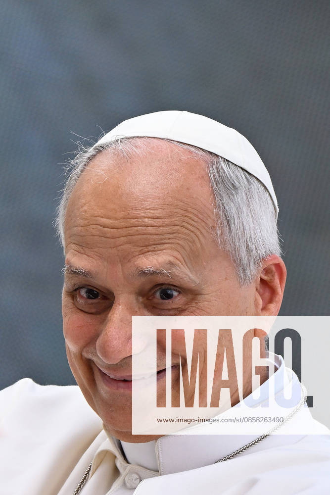 ITALY - POPE LEO XIV DURING HIOS WEEKLY GENERAL AUDIENCE IN ST PETER S SQUARE AT THE VATICAN - 2026 6 3 Italy, Rome, Vatican, 2026 6 3 Pope Leo XIV during his weekly general audience in St. Peter Square at the Vatican - ALESSIA GIULIANI Catholic Press Photo - NO BOOKS