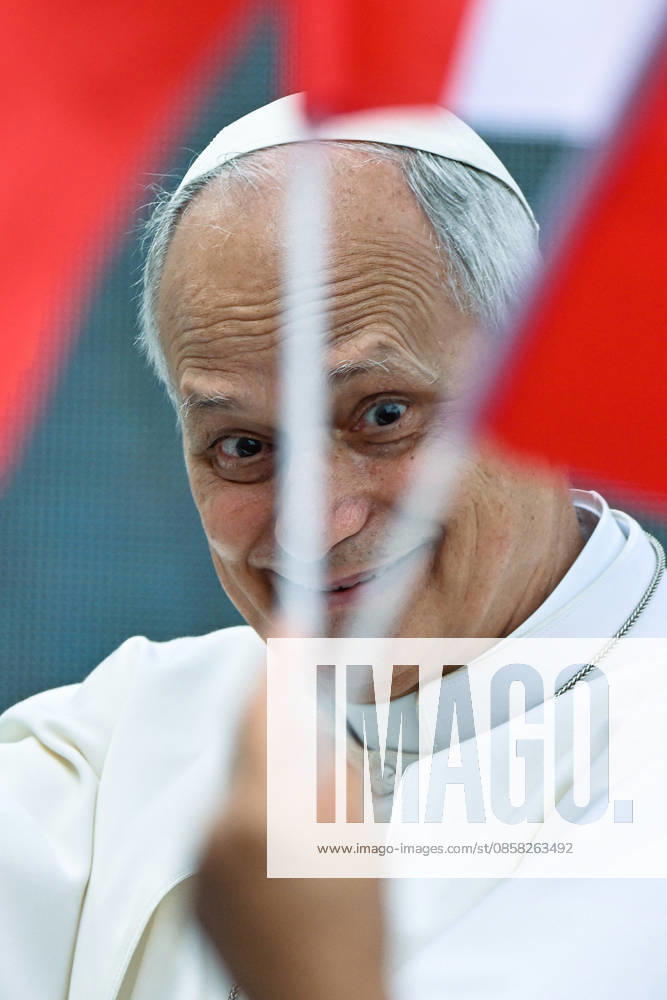 ITALY - POPE LEO XIV DURING HIOS WEEKLY GENERAL AUDIENCE IN ST PETER S SQUARE AT THE VATICAN - 2026 6 3 Italy, Rome, Vatican, 2026 6 3 Pope Leo XIV during his weekly general audience in St. Peter Square at the Vatican - ALESSIA GIULIANI Catholic Press Photo - NO BOOKS