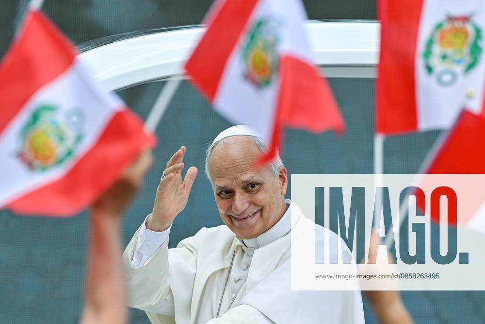 ITALY - POPE LEO XIV DURING HIOS WEEKLY GENERAL AUDIENCE IN ST PETER S SQUARE AT THE VATICAN - 2026 6 3 Italy, Rome, Vatican, 2026 6 3 Pope Leo XIV during his weekly general audience in St. Peter Square at the Vatican - ALESSIA GIULIANI Catholic Press Photo - NO BOOKS