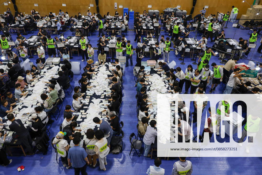 Nationwide local election vote count begins in South Korea Election officials sort ballots transferred from polling stations for the 9th National Simultaneous Local Elections at a vote-counting center in Seoul, South Korea, on June 03, 2026. Seoul South Korea