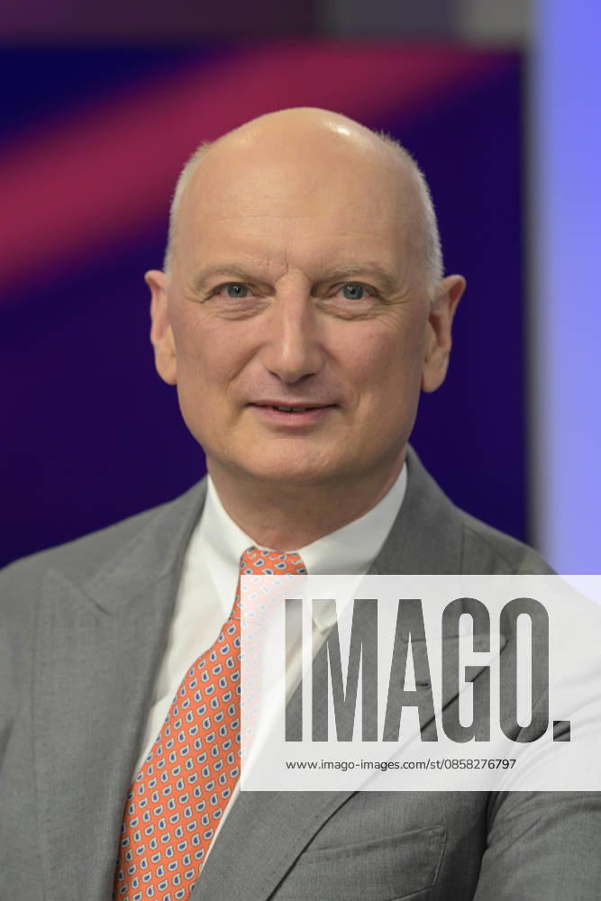 V l Nikolas Stihl Chairman of the Supervisory Board of Stihl , GER, Berlin, Studio, guest on Maischberger, political talk show, TV, format, with presenter Sandra Maischberger, Das Erste, from Adlershof Am Studio 20, 03 06 2026,