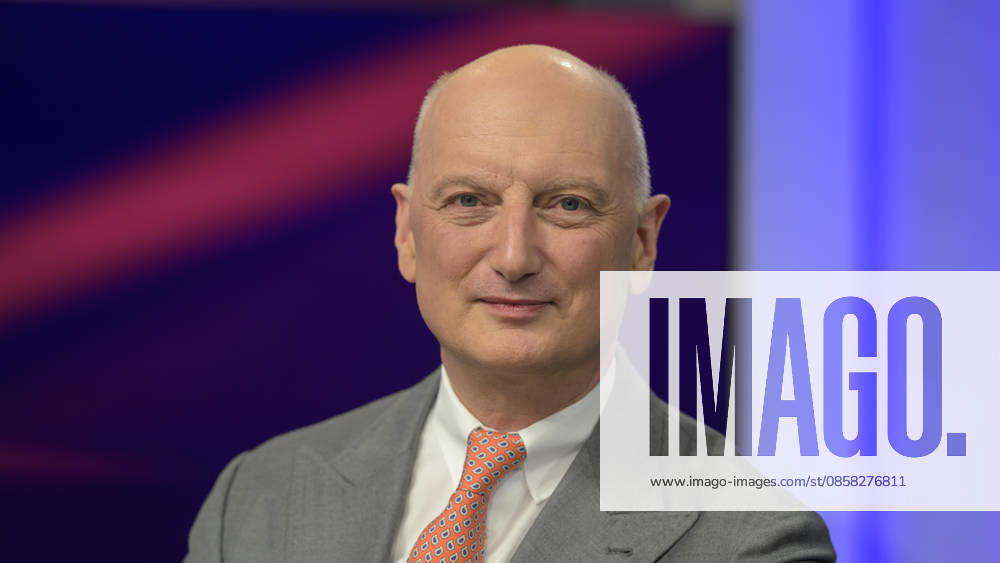 V l Nikolas Stihl Chairman of the Supervisory Board of Stihl , GER, Berlin, Studio, guest on Maischberger, political talk show, TV, format, with presenter Sandra Maischberger, Das Erste, from Adlershof Am Studio 20, 03 06 2026,