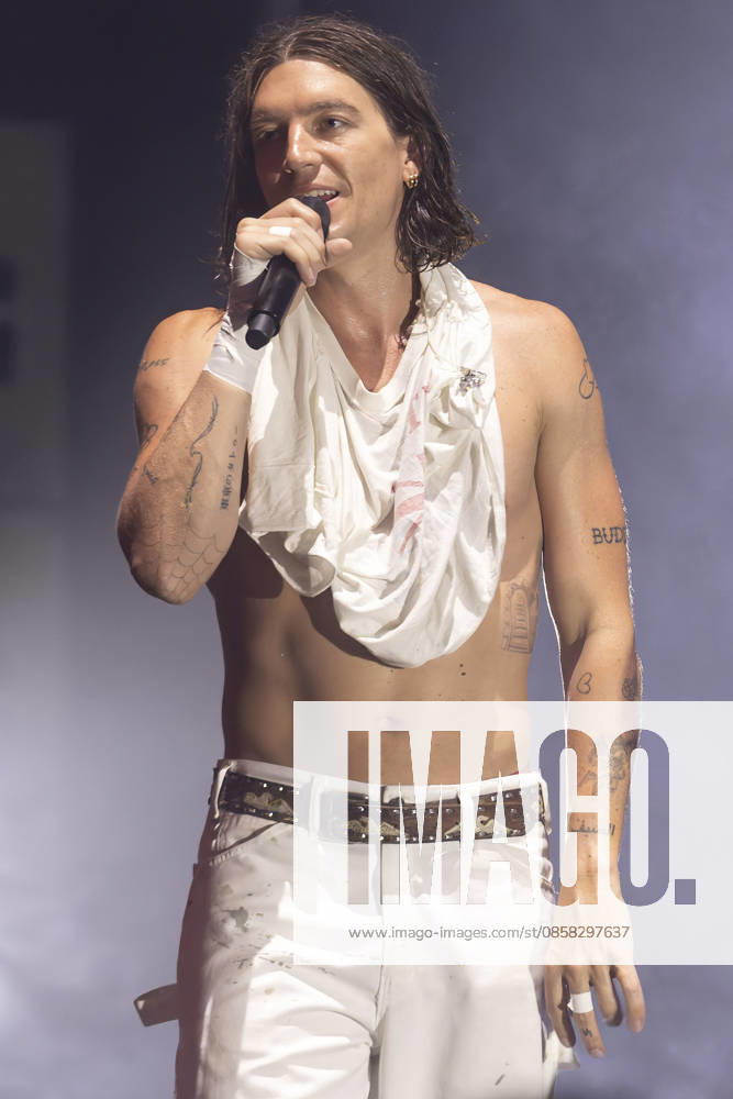 LANY perform at Manchester Apollo Paul Klein of American pop rock band LANY performs at O2 Apollo, Manchester, England, 3rd June 2026, Credit:Mike Gray MIKE GRAY - B4227 Avalon