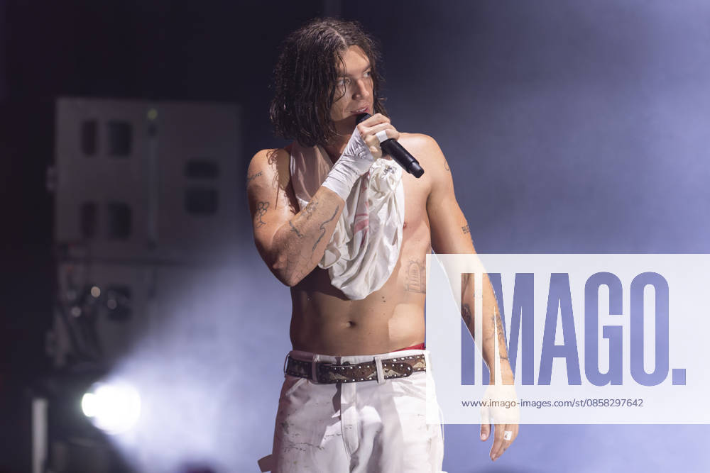 LANY perform at Manchester Apollo Paul Klein of American pop rock band LANY performs at O2 Apollo, Manchester, England, 3rd June 2026, Credit:Mike Gray MIKE GRAY - B4227 Avalon