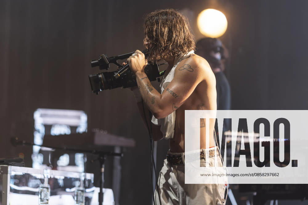 LANY perform at Manchester Apollo Paul Klein of American pop rock band LANY performs at O2 Apollo, Manchester, England, 3rd June 2026, Credit:Mike Gray MIKE GRAY - B4227 Avalon