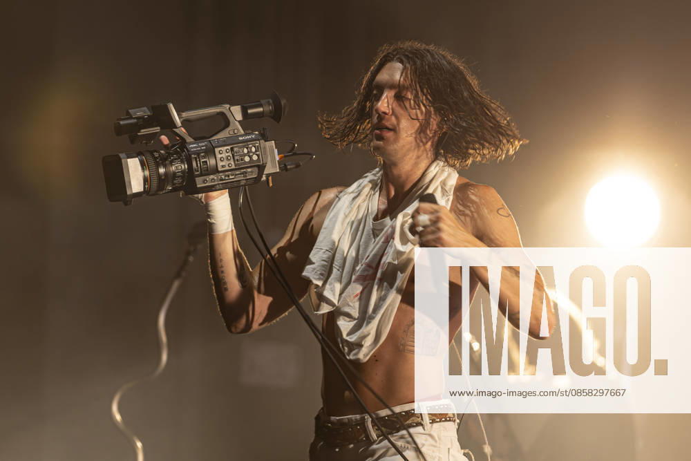 LANY perform at Manchester Apollo Paul Klein of American pop rock band LANY performs at O2 Apollo, Manchester, England, 3rd June 2026, Credit:Mike Gray MIKE GRAY - B4227 Avalon