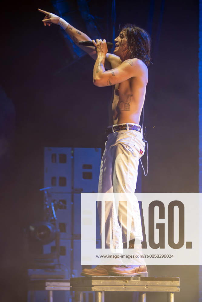 LANY perform at Manchester Apollo Paul Klein of American pop rock band LANY performs at O2 Apollo, Manchester, England, 3rd June 2026, Credit:Mike Gray MIKE GRAY - B4227 Avalon