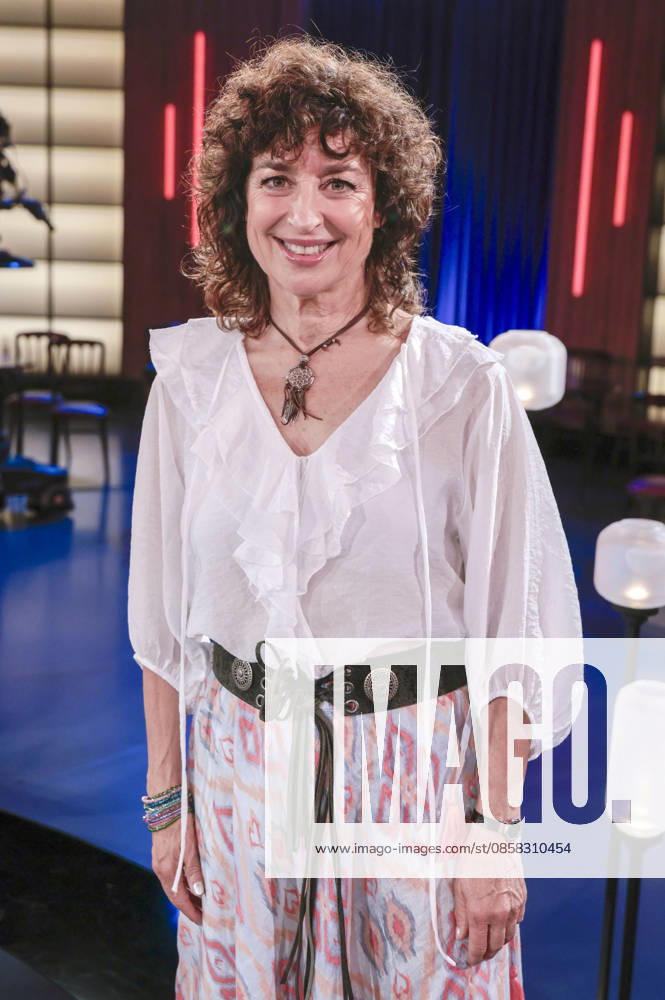 Isabel Varell at the recording of the WDR talk show Kölner Treff in WDR Studio BS 3 Cologne, 03 06 2026 Foto:xR.xSchmiegeltx xFuturexImagex koelner_treff0306_6639
