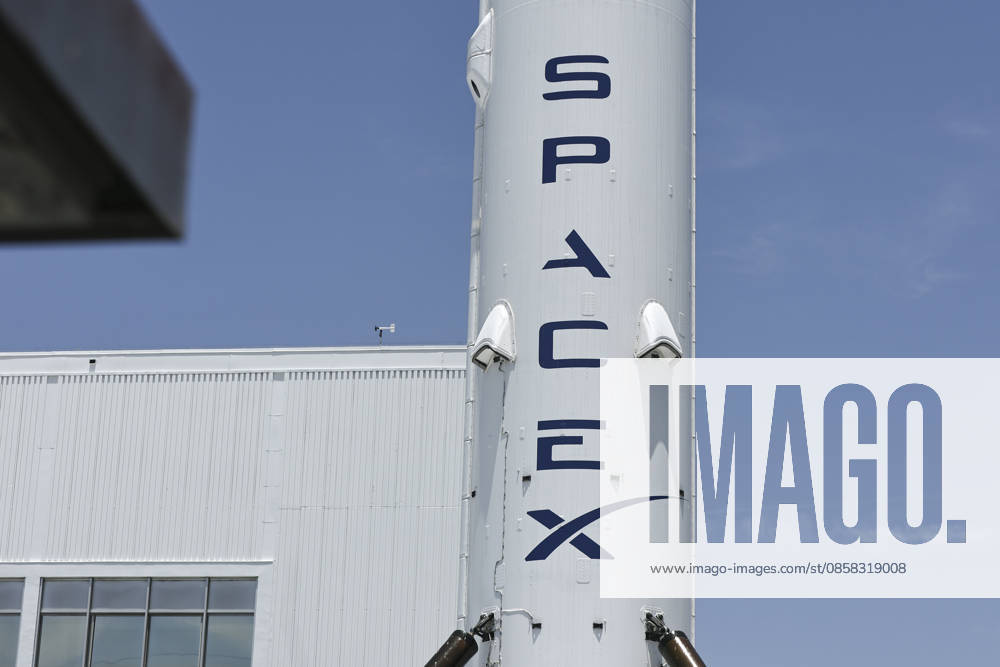 SpaceX Sets I.P.O. Price SpaceX signage outside the Space Exploration Technologies Corp. facility in Hawthorne, California, on June 3, 2026. SpaceX is set to begin trading on the Nasdaq under the ticker symbol SPCX. Hawthorne California United States