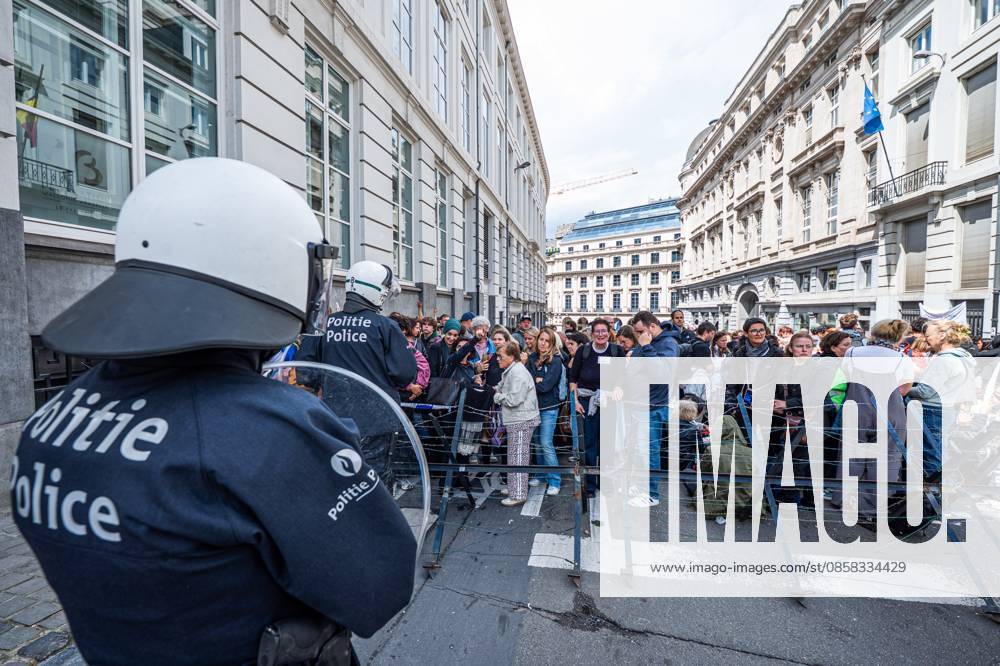 Police s forces blocked the area around the parliament at a protest gathering of teachers in front of the Federation Wallonia-Brussels parliament (Federation Wallonie-Bruxelles - Federatie Wallonie-Brussel), in Brussels, on Thursday 04 June 2026. The vote of the programme decree for education, which includes numerous austerity measures, is expected today by the government majority while protests of teachers are strong. EMILExWINDAL 175914230