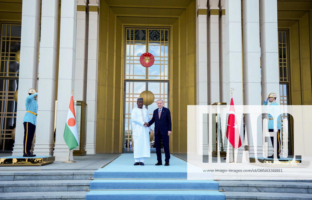 Turkish President Erdogan welcomes Nigerian President Tchiani in Ankara ANKARA, TURKIYE - JUNE 04: Turkish President Recep Tayyip Erdogan (R) welcomes Nigerian President Abdourahamane Tchiani (L) with an official ceremony at the Presidential Complex in Ankara, Turkiye on June 04, 2026. Ercin Erturk Anadolu Ankara Turkey. Editorial use only. Please get in touch for any other usage.