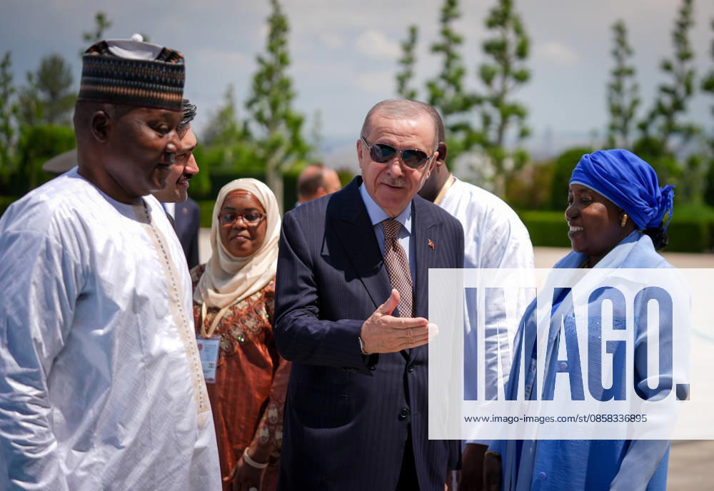 Turkish President Erdogan welcomes Nigerian President Tchiani in Ankara ANKARA, TURKIYE - JUNE 04: Turkish President Recep Tayyip Erdogan (C) welcomes Nigerian President Abdourahamane Tchiani (L) with an official ceremony at the Presidential Complex in Ankara, Turkiye on June 04, 2026. Ercin Erturk Anadolu Ankara Turkey. Editorial use only. Please get in touch for any other usage.