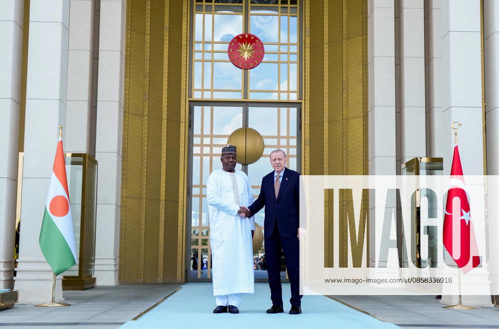 Turkish President Erdogan welcomes Nigerian President Tchiani in Ankara ANKARA, TURKIYE - JUNE 04: Turkish President Recep Tayyip Erdogan (R) welcomes Nigerian President Abdourahamane Tchiani (L) with an official ceremony at the Presidential Complex in Ankara, Turkiye on June 04, 2026. Ercin Erturk Anadolu Ankara Turkey. Editorial use only. Please get in touch for any other usage.