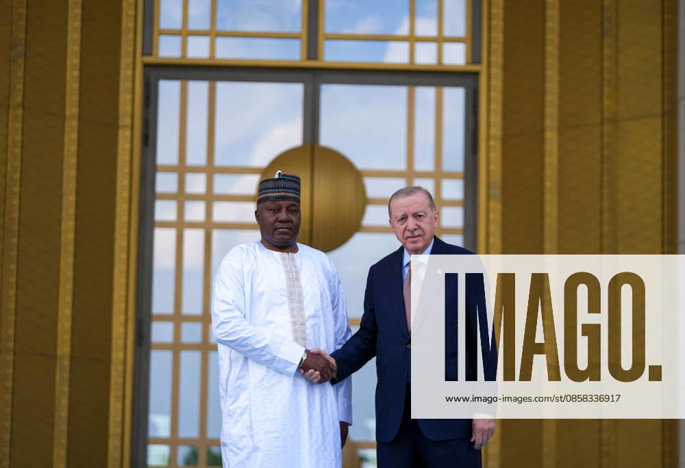 Turkish President Erdogan welcomes Nigerian President Tchiani in Ankara ANKARA, TURKIYE - JUNE 04: Turkish President Recep Tayyip Erdogan (R) welcomes Nigerian President Abdourahamane Tchiani (L) with an official ceremony at the Presidential Complex in Ankara, Turkiye on June 04, 2026. Ercin Erturk Anadolu Ankara Turkey. Editorial use only. Please get in touch for any other usage.