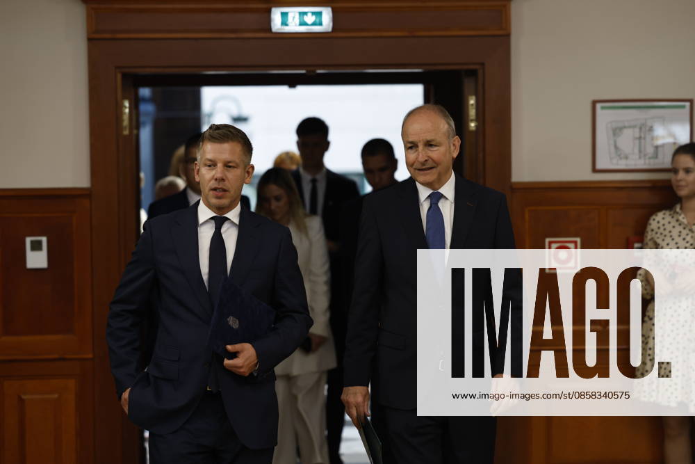 Peter Magyar - Micheal Martin meeting in Budapest BUDAPEST, HUNGARY - JUNE 04: Hungary s Prime Minister Peter Magyar (L) and Ireland s Prime Minister Micheal Martin arrive for a press conference at the foreign ministry in Budapest, Hungary, on June 4, 2026. Arpad Kurucz Anadolu Budapest Hungary. Editorial use only. Please get in touch for any other usage.
