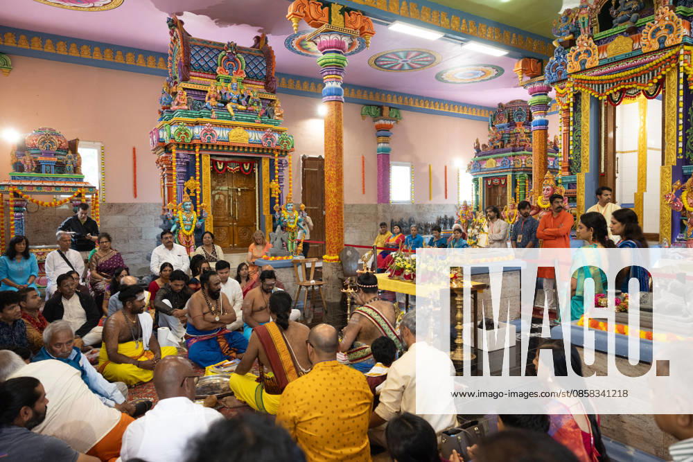 Der Sri Ganesha Hindu-Tempel in Berlin-Neukoelln (Foto vom 04.06.2026). Mehr als 20 Jahre nach den ersten Planungen wird jetzt in Berlin ein Hindu-Tempel eroeffnet. Dazu sind vom 3. bis 7. Juni mehrere Rituale geplant (Foto). Die festliche Einweihung des Tempels an der Hasenheide ist fuer Sonntag den 7. Juni geplant. Der Sri Ganesha Hindu Temple ist nach dem elefantenkoepfigen Hindu-Gott Ganesha benannt. Die Fassade des sogenannten Koenigsturms zieren 219 bunte Skulpturen. Hinter dem sechs Meter hohe Eingangsportal schliesst sich die Tempelhalle an. Darin befinden sich der Hauptaltar fuer Sri Ganesha sowie mehrere Nebenaltaere unter anderem fuer Shiva, Vishnu und Durga, jeweils bewacht von imposanten Waechterfiguren. Die Tempelhalle ziert