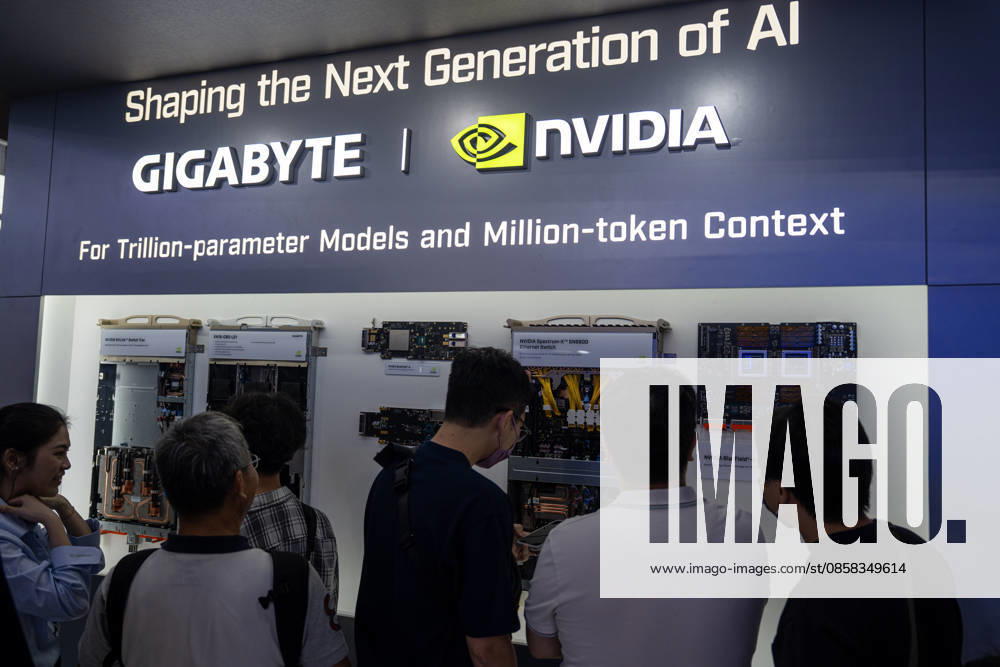 TAIWAN-COMPUTEX People looking at Ai server components at the GIGABYTE booth at Computex 2026 in Taipei, Taiwan, June 4, 2026. NEXPHER Vernon Yuen TAIPEI