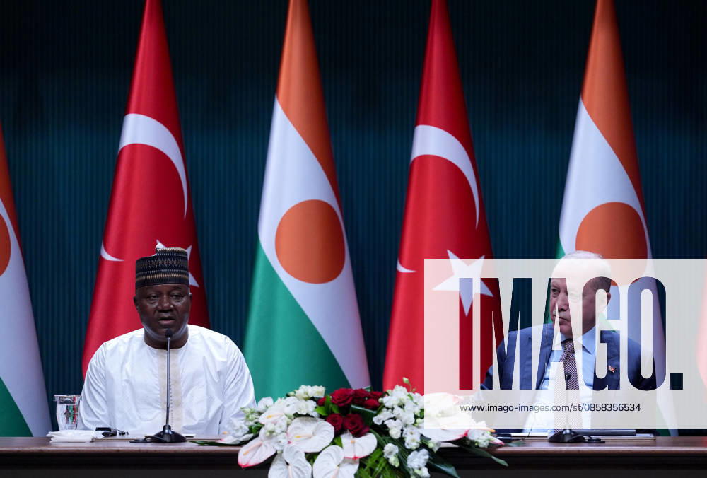 Turkiye and Niger sign joint agreements in Ankara ANKARA, TURKIYE - JUNE 04: Turkish President Recep Tayyip Erdogan (R) and Nigerien President Abdourahamane Tchiani (L) hold a press meeting after their one-on-one and interdelegation meetings at the Presidential Complex in Ankara, Turkiye on June 04, 2026. Ercin Erturk Anadolu Ankara Turkey. Editorial use only. Please get in touch for any other usage.