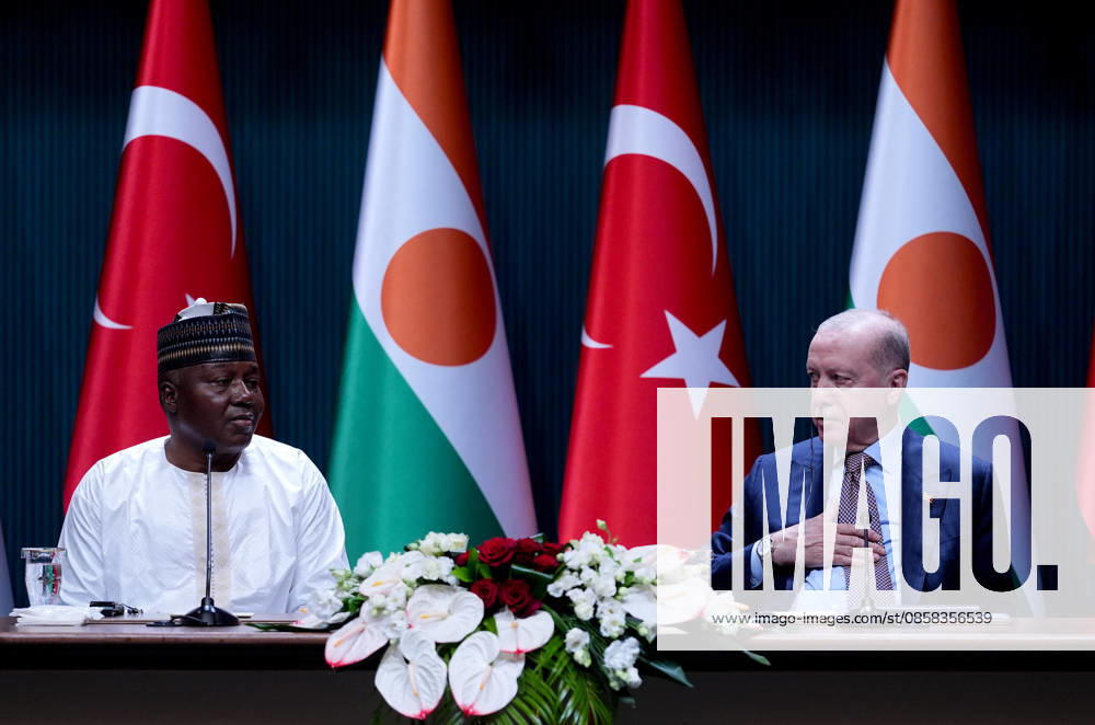 Turkiye and Niger sign joint agreements in Ankara ANKARA, TURKIYE - JUNE 04: Turkish President Recep Tayyip Erdogan (R) and Nigerien President Abdourahamane Tchiani (L) hold a press meeting after their one-on-one and interdelegation meetings at the Presidential Complex in Ankara, Turkiye on June 04, 2026. Ercin Erturk Anadolu Ankara Turkey. Editorial use only. Please get in touch for any other usage.