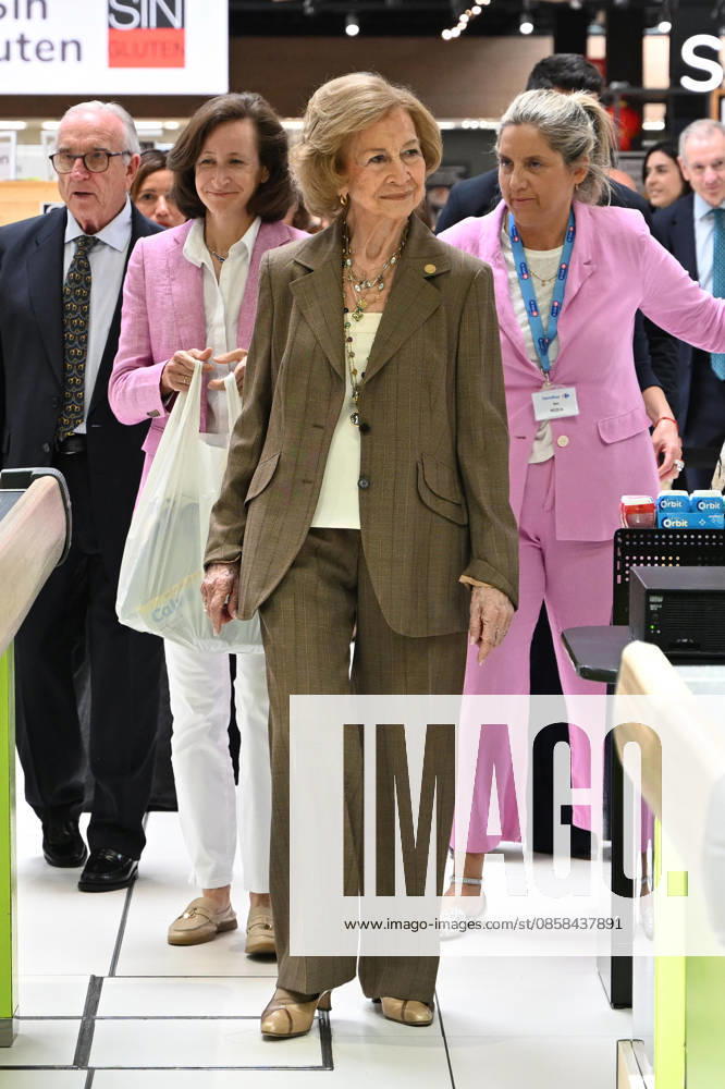 Queen Sofia visits one of the donation points on the occasion of the beginning of the Spring Collection of the Spanish Federation of Food Banks Queen Sofia visits one of the donation points on the occasion of the beginning of the Spring Collection of the Spanish Federation of Food Banks, on June 5, 2026, in Madrid Spain REINA SOFIA SOLIDARITY FOOD BANK JUNE 5, 2026 José Madrid Madrid Madrid Spain