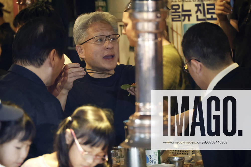 Nvidia CEO jensen huang poses with Naver, LG and SK chiefs after dinner in Seoul (L-R) Chey Tae-won, chairman of SK Group, Jensen Huang, chief executive officer of Nvidia, and Koo Kwang-mo, chairman of LG Group, talk during dinner at a Korean BBQ restaurant in Seoul, South Korea, on June 05, 2026. Seoul South Korea