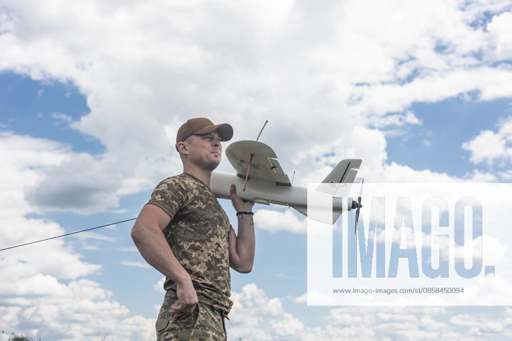 Ukrainian drone unit in Donetsk Oblast DONETSK OBLAST, UKRAINE - JUNE 5: A Ukrainian soldier with a reconnaissance drone in the Donetsk Oblast, Ukraine, 5 June 2026 Diego Herrera Carcedo Anadolu Donetsk Ukraine. Editorial use only. Please get in touch for any other usage.