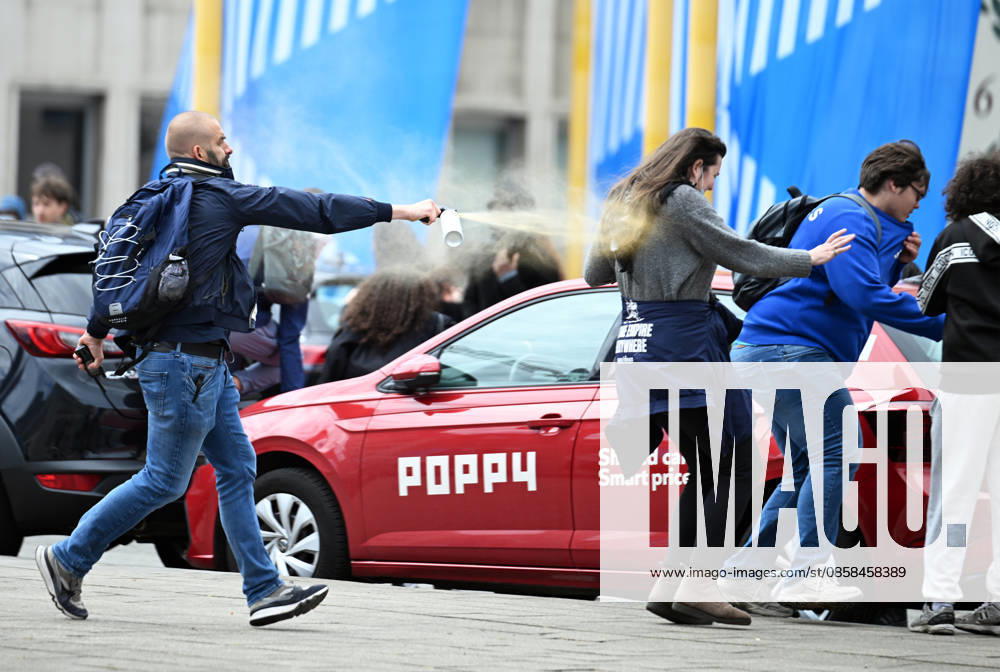 Demonstration in Brussels against planned budget cuts in education BRUSSELS, BELGIUM - JUNE 5: A man uses pepper spray against some of the protesters during a demonstration held against planned budget cuts in French-language education by students in Brussels, Belgium on June 5, 2026. Dursun Aydemir Anadolu Brussels Belgium. Editorial use only. Please get in touch for any other usage.