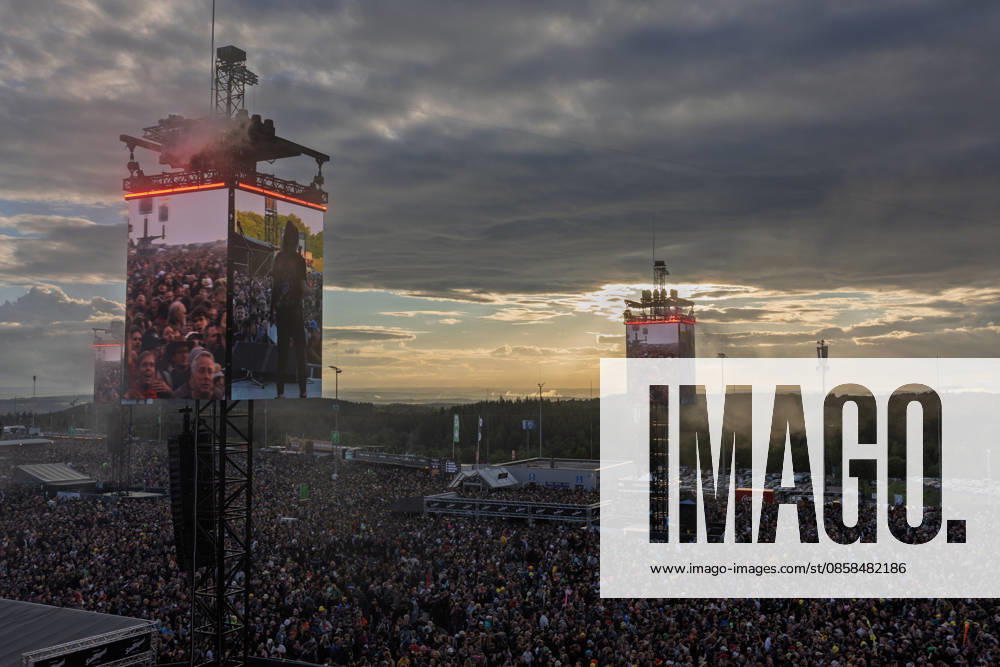 Rock am Ring 2026 05 06 26 Sunset and fire First festival day on Friday, 05 06 2026, at Rock am Ring 2026 at the Nürburgring in the Eifel The three-day music festival lasts until Sunday, 07 06 2026, and is one of the largest open air festivals in Germany Nürburg Nürburgring Rhineland-Palatinate Germany