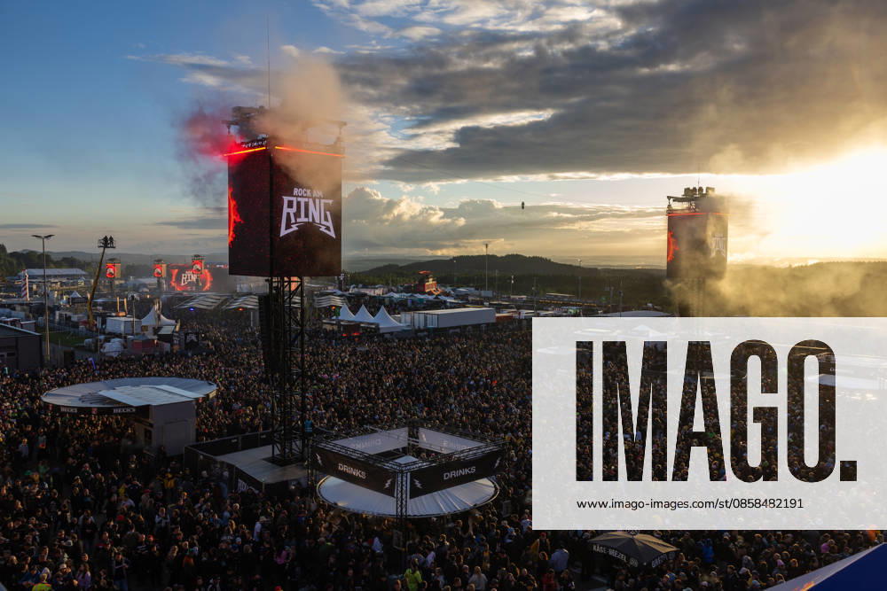 Rock am Ring 2026 05 06 26 Sunset and fire First festival day on Friday, 05 06 2026, at Rock am Ring 2026 at the Nürburgring in the Eifel The three-day music festival lasts until Sunday, 07 06 2026, and is one of the largest open air festivals in Germany Nürburg Nürburgring Rhineland-Palatinate Germany