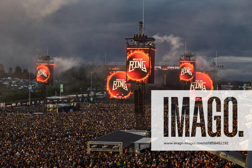 Rock am Ring 2026 05 06 26 Sunset and fire First festival day on Friday, 05 06 2026, at Rock am Ring 2026 at the Nürburgring in the Eifel The three-day music festival lasts until Sunday, 07 06 2026, and is one of the largest open air festivals in Germany Nürburg Nürburgring Rhineland-Palatinate Germany